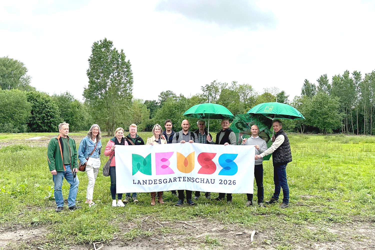 Die LAGA GmbH-Geschäftsführung Annette Nothnagel, Christoph Hölters und Jan Sommer gaben den Mitgliedern des Verbandes Garten-, Landschafts- und Sportplatzbau NRW e.V. einen Einblick in die Planungen zur Landesgartenschau Neuss 2026. | Foto: S. Schmoll