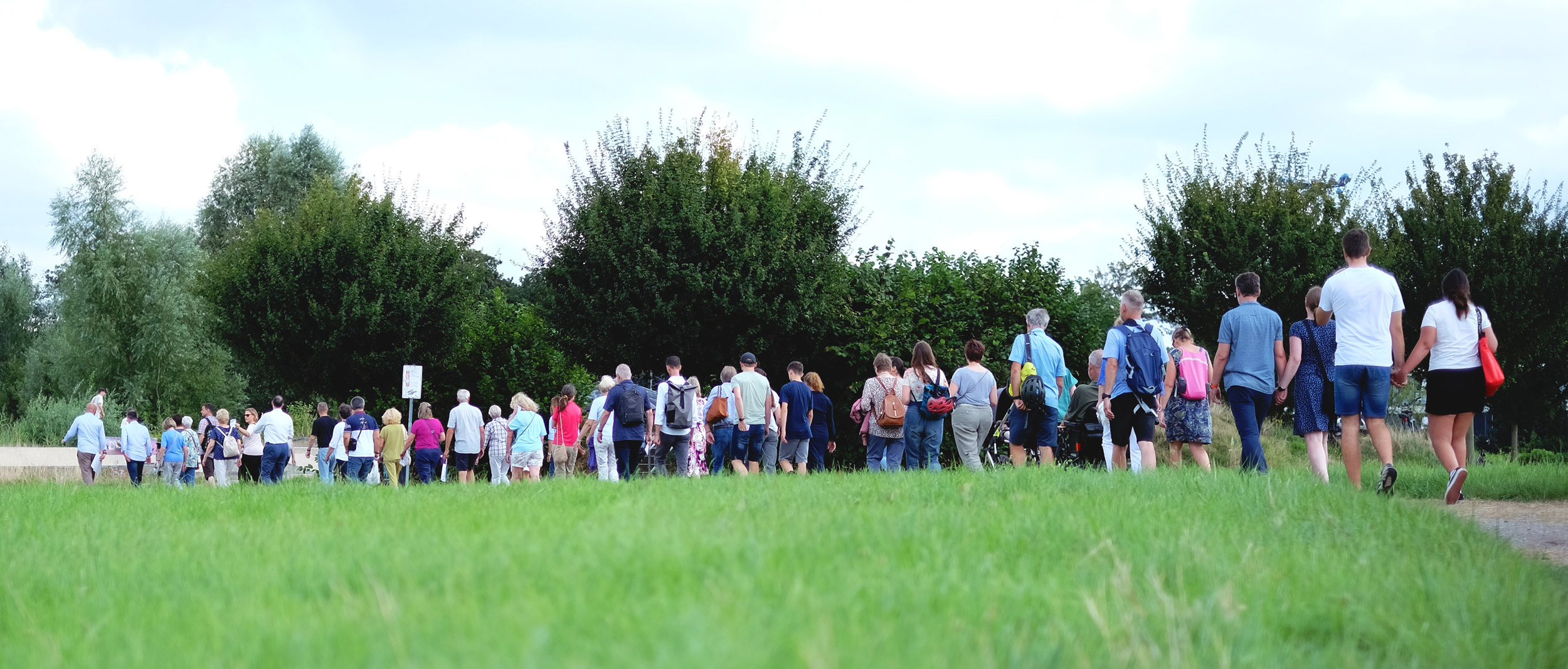 Reges Interesse für das Gelände der Landesgartenschau Neuss 2026: Das Parksommerfest des Mitmachvereins Grünes Herz -Bürgerpark Neuss e.V. stimmte Besucherinnen und Besucher im August 2024 auf den neuen Park und die Landesgartenschau ein. | Foto: LAGA GmbH